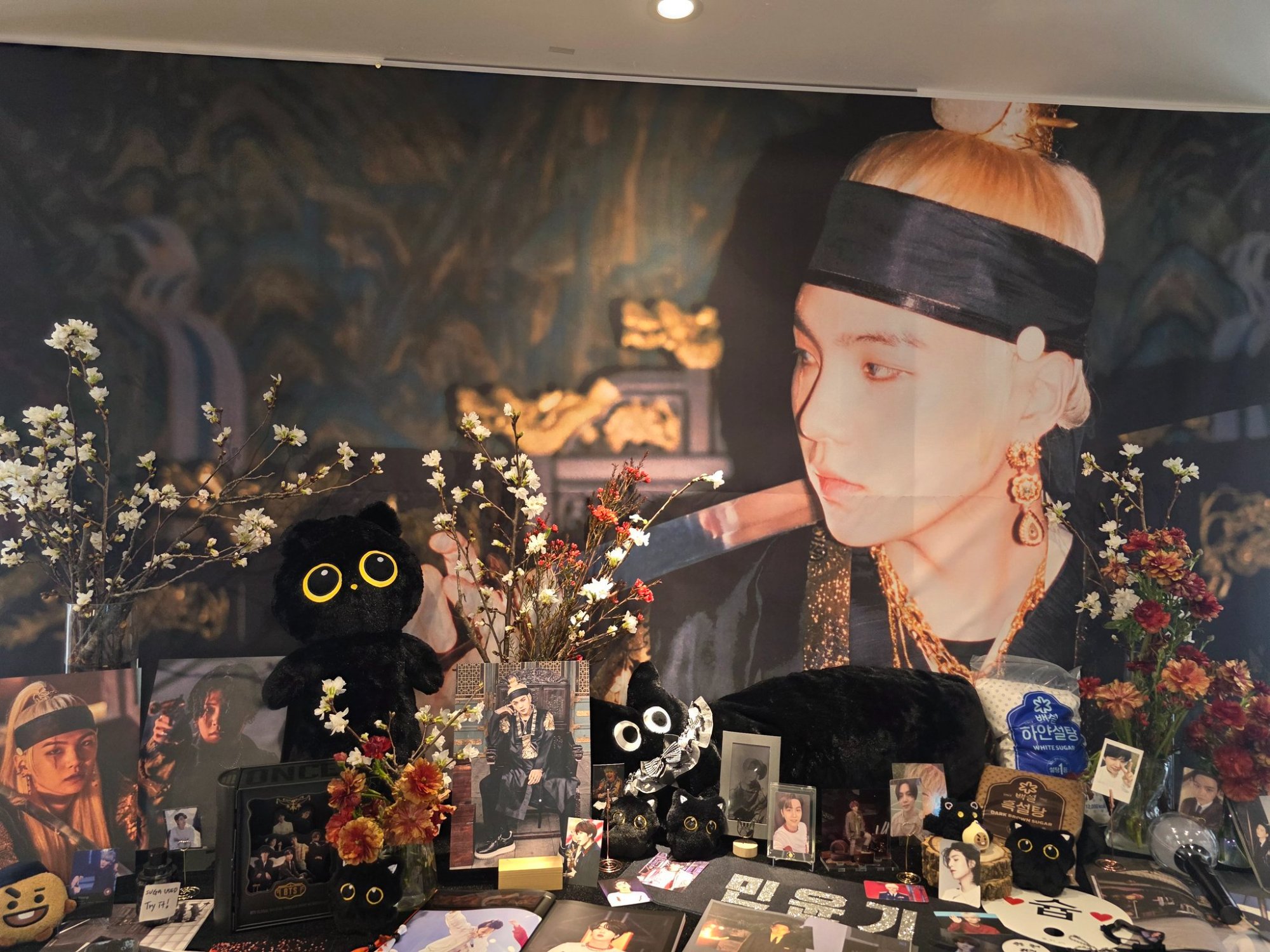 SUGA birthday event at Bomnal Cafe